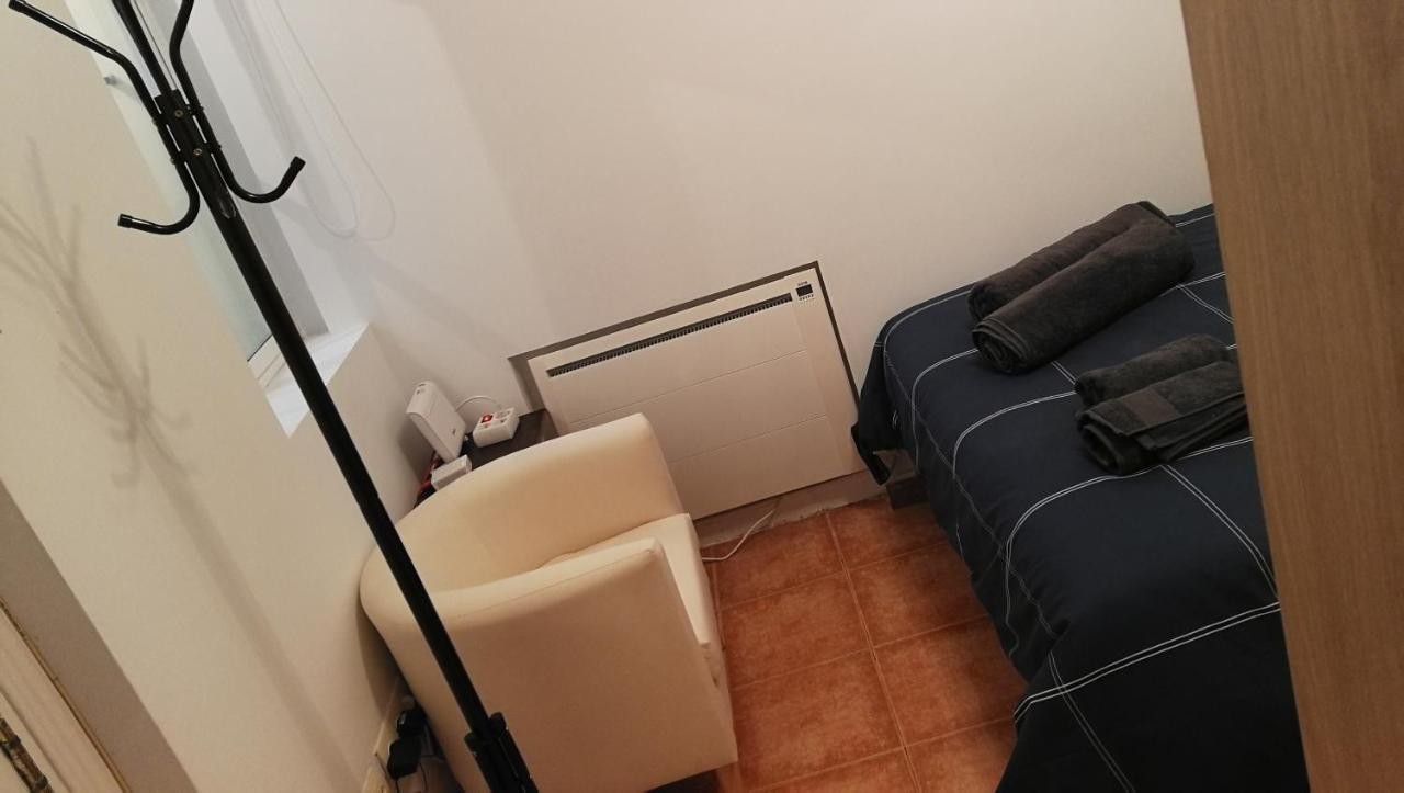 The Clock Apartment Madrid Bagian luar foto