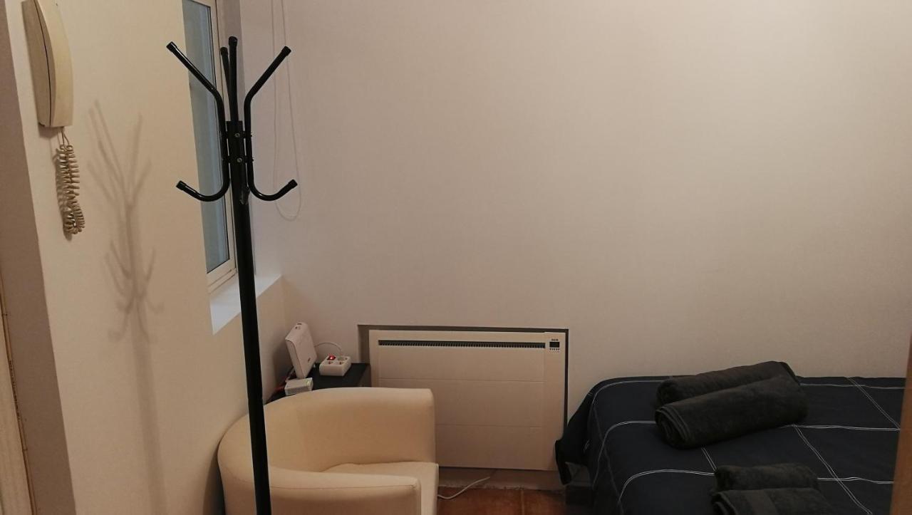 The Clock Apartment Madrid Bagian luar foto
